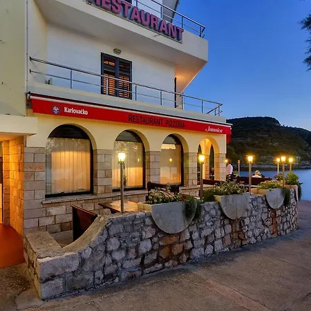 Double Uvala Pokrivenik 2069g Guest house